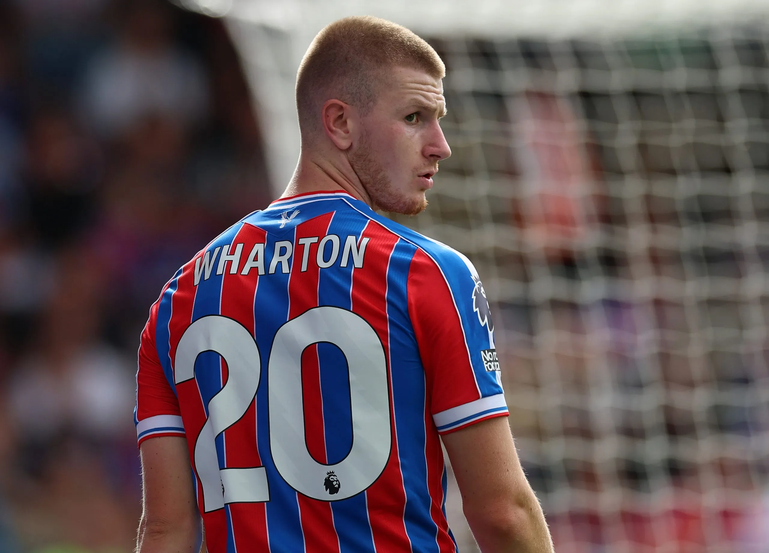 Adam Wharton, alvo do Manchester United, em jogo do Crystal Palace. Foto: Eddie Keogh/Getty Images