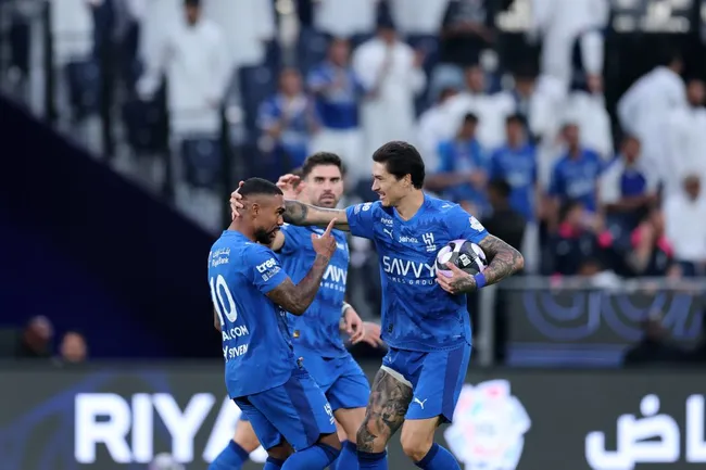 Malcom e Darwin Núñez ainda são dúvidas para esta partida entre Al-Ettifaq x Al-Hilal. Somente neste sábado (18), antes do jogo, que serão confirmados ou não. (Foto: Abdullah Ahmed/Getty Images)