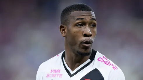 Rayan em campo com as cores do Vasco. Foto: Baggio Rodrigues/AGIF