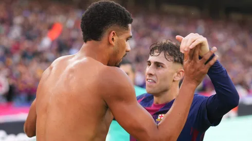 Barcelona vence o Girona com gol de Ronald Araújo nos acréscimos e assume a liderança na La Liga (Photo by Alex Caparros/Getty Images)