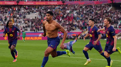 Ronald Araújo previu gol pelo Barcelona na vitória sobre o Girona. (Photo by Alex Caparros/Getty Images)