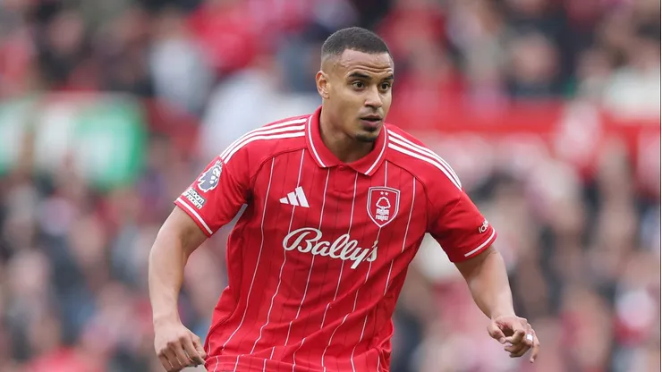 Bayern de Munique avança no interesse por Murillo ao acompanhá-lo em Nottingham Forest x Chelsea. (Photo by Michael Regan/Getty Images)