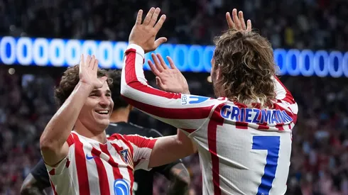 Antoine Griezmann, do Atletico de Madrid, junto de Julián Álvarez (Foto: Angel Martinez/Getty Images)