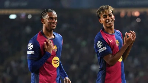 Balde comemora gol com Lamine Yamal, no Barcelona. Foto: Pedro Salado/Getty Images