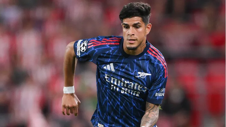 O zagueiro Hincapié em ação pelo Arsenal (David Ramos/Getty Images)