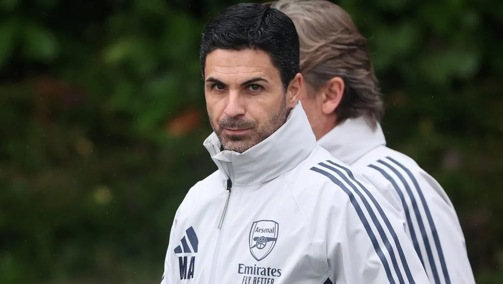 Mikel Arteta comanda treinamento do Arsenal
