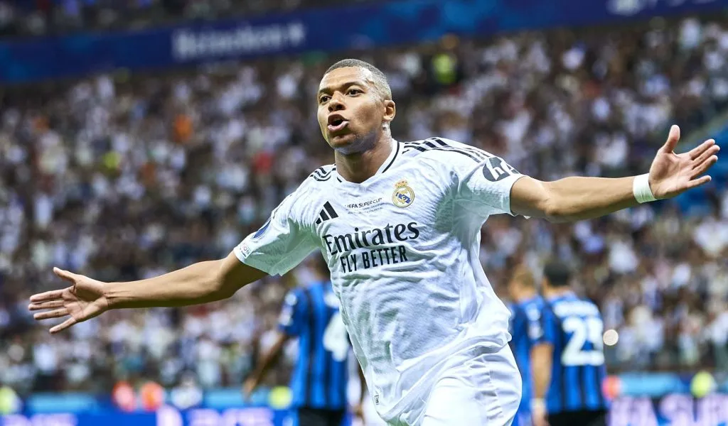 Mbappé, corre em comemoração no Real Madrid