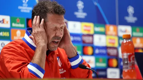 O técnico Diego Simeone, do Atlético de Madrid, em entrevista coletiva(Harry Murphy/Getty Images)