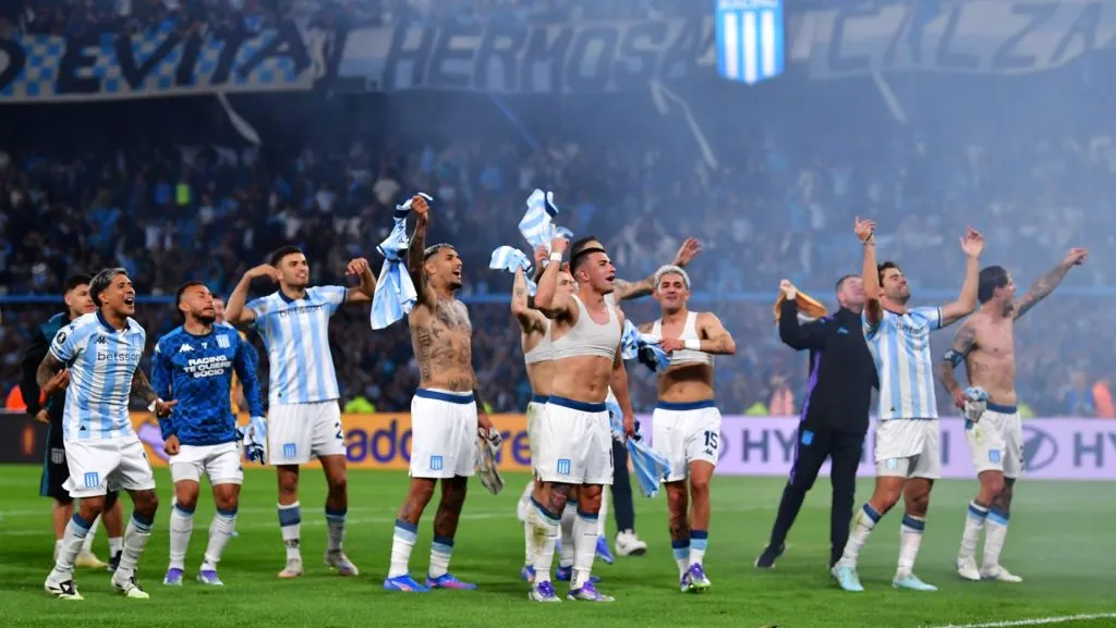 Racing comemora após vencer partida da Copa Libertadores. Foto: Marcelo Endelli/Getty Images