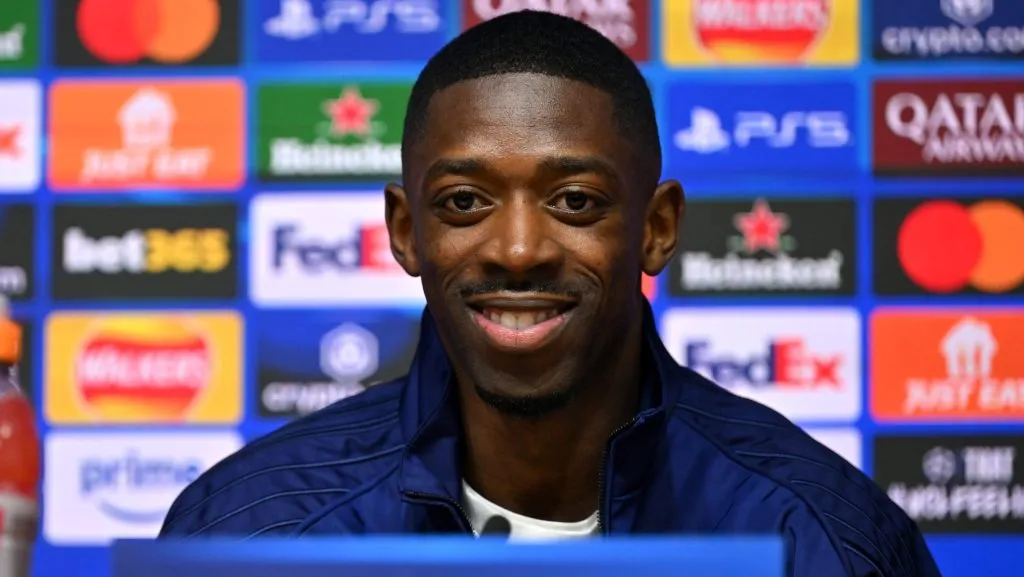 Dembélé dando entrevista coletiva pelo PSG