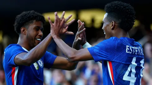 Andrey Santos e Estêvão, os brasileiros do Chelsea (Foto: Bryn Lennon/Getty Images)
