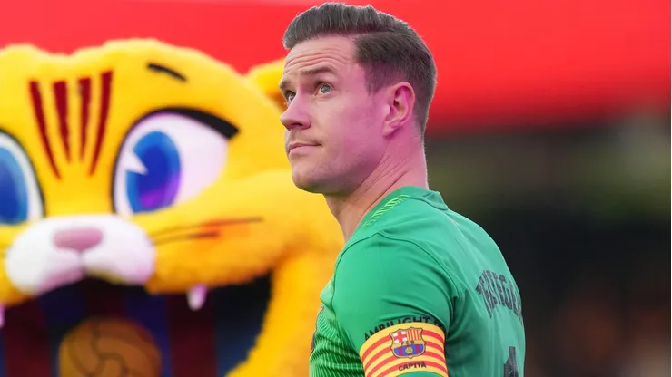 Barcelona está disposto a emprestar Ter Stegen em meio ao interesse do Newcastle. (Photo by Alex Caparros/Getty Images)