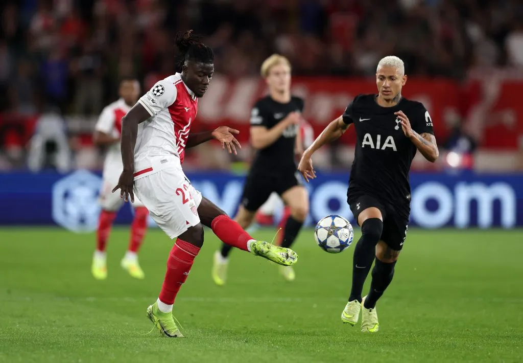 Salisu e Richarlison: empate sem gols entre Monaco x Tottenham – Foto: by Michael Steele/Getty Images