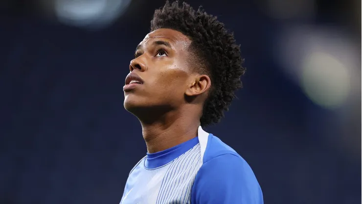 Estêvão brilha pelo Chelsea e se torna o segundo brasileiro mais jovem a marcar na Champions League (Photo by Ryan Pierse/Getty Images)