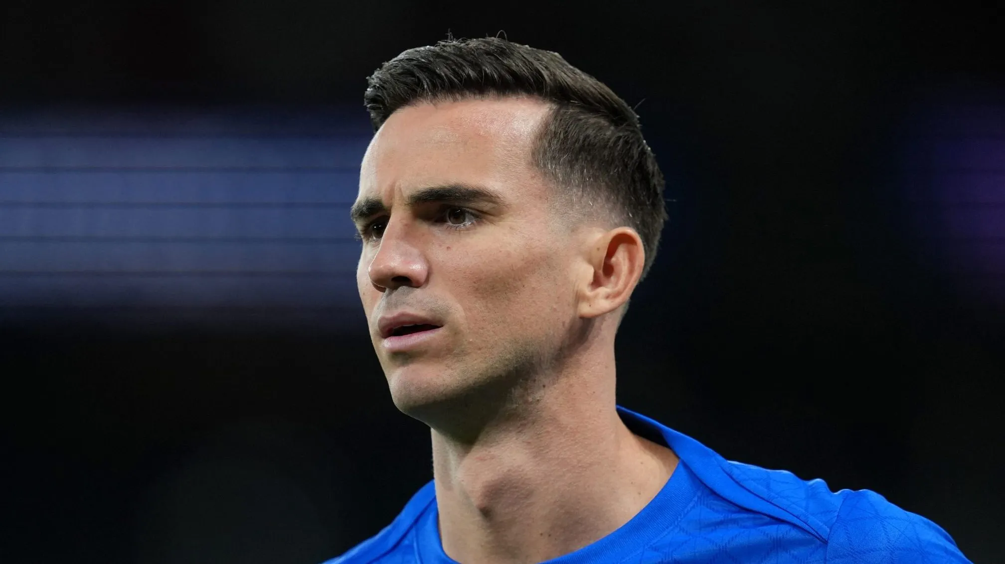 Fabián Ruiz, alvo do Real Madrid, de camisa azul em jogo do PSG. Foto: Franco Arland/Getty Images