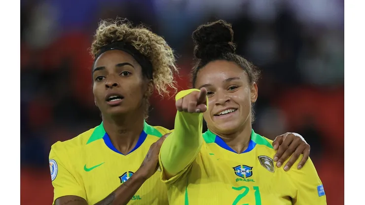 Dudinha e Luany, da Seleção Brasileira Feminina (Photo by Franklin Jacome/Getty Images)