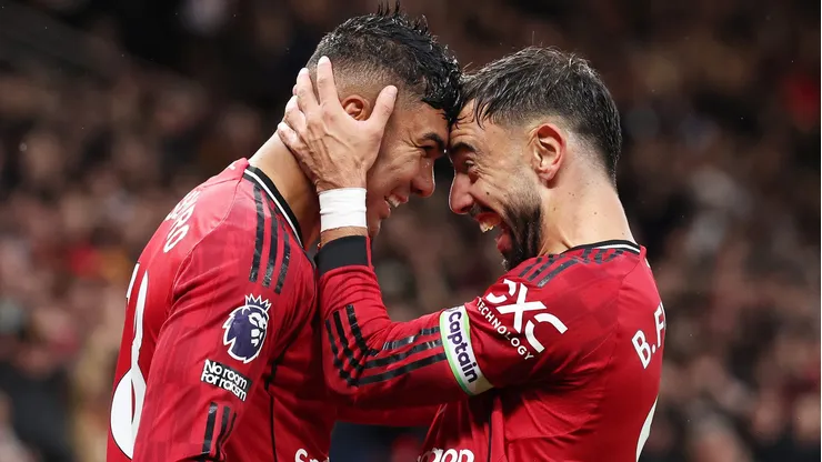 Casemiro e Bruno Fernandes comemoram gol do Manchester United (Alex Livesey/Getty Images)