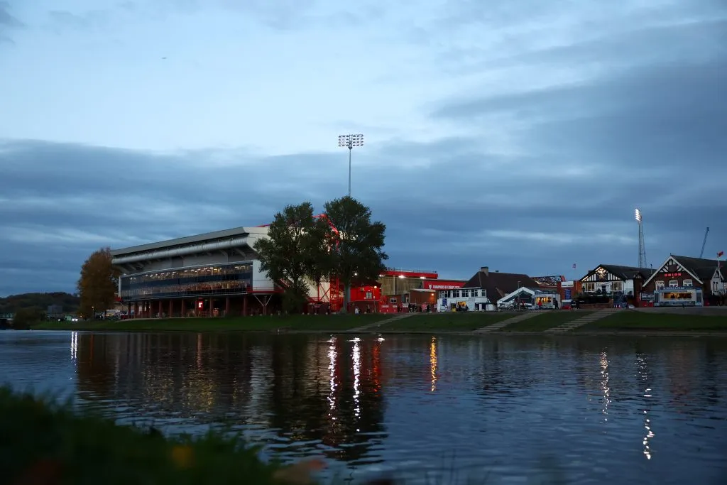 Vista geral do lado de fora do estádio River Trent antes da partida da Fase MD3 da Liga Europa 2025/26 da UEFA entre Nottingham Forest FC e FC Porto no City Ground em 23 de outubro de 2025 em Nottingham, Inglaterra. (Foto de Molly Darlington/Getty Images)