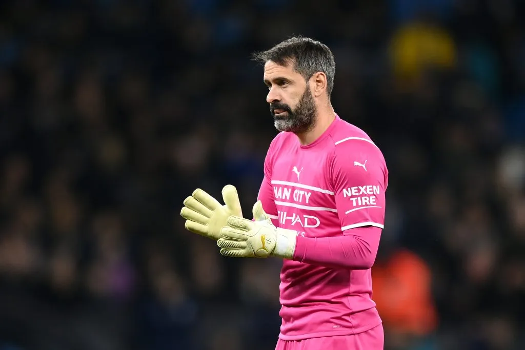 Scott Carson atuou em apenas duas partidas pelo Manchester City – Foto: Shaun Botterill/Getty Images