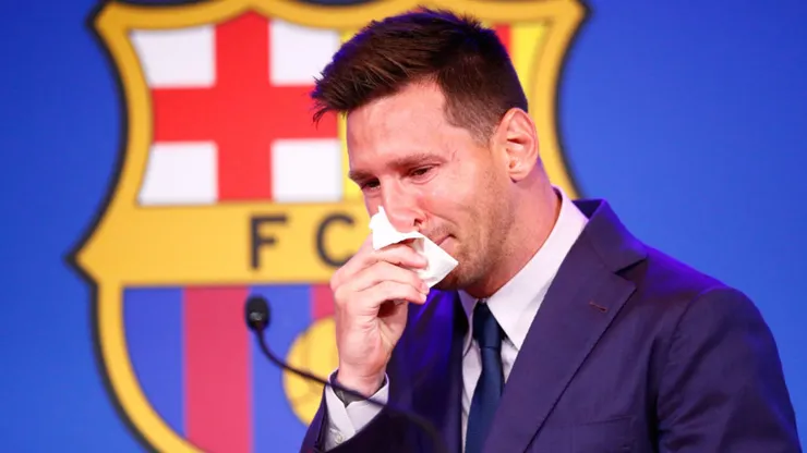 Messi chorando durante despedida do Barcelona em 2021 (Eric Alonso/Getty Images.)