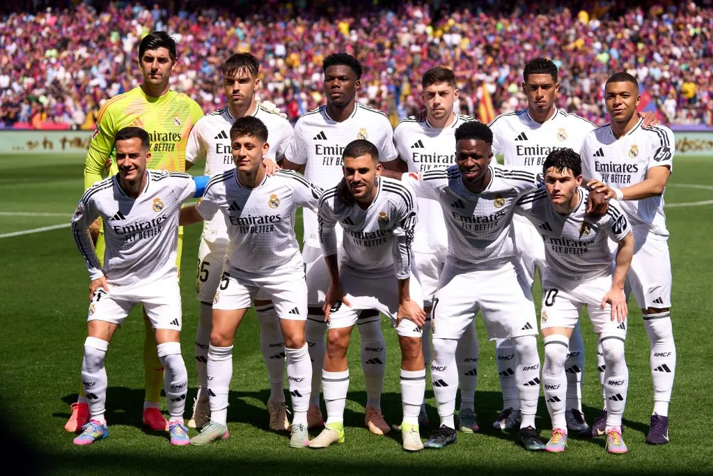 Equipe do Real Madrid (Foto: Alex Caparros/Getty Images) no último confronto com o rival