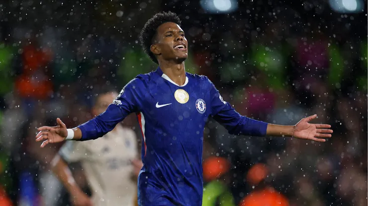 Aos 18 anos, Estêvão é o jogador mais jovem da história do Chelsea a marcar um gol na Champions League