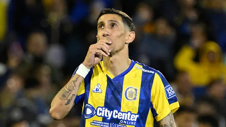 Di María em ação pelo Rosário Central.