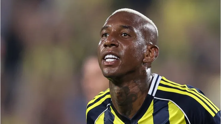 Anderson Talisca pelo Fenerbahçe. Foto: Ahmad Mora/Getty Images