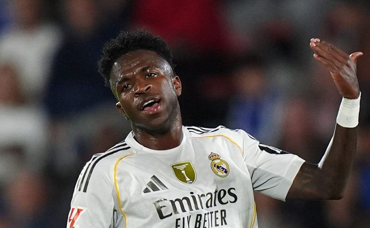 Vinicius Jr perde paciência após ser substituído em jogo do Real