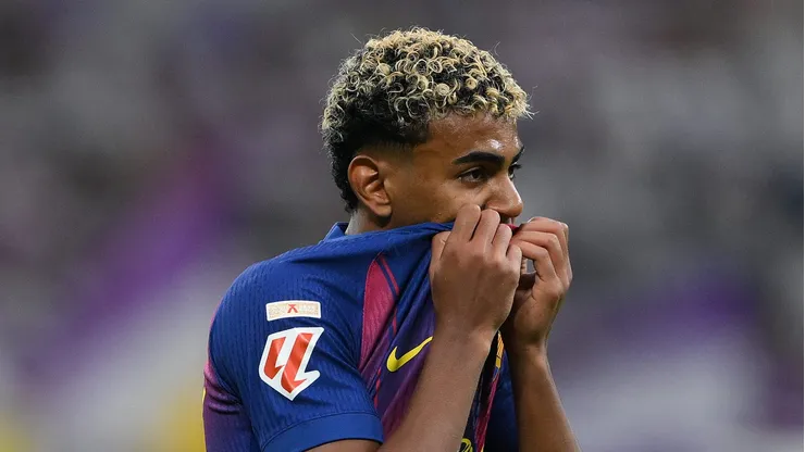 Lamine Yamal sentiu pressão no Barcelona contra Real Madrid, diz Sorg. (Photo by David Ramos/Getty Images)