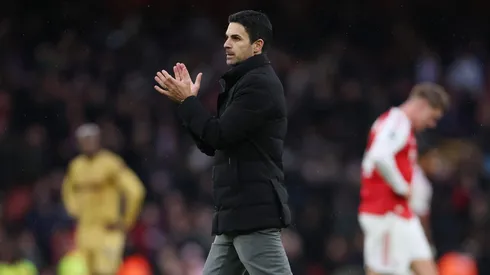 O treinador ressaltou a força mental do elenco após uma sequência desgastante e afirmou que o resultado mantém viva a confiança do Arsenal na briga pelo título da Premier League. (Foto: Alex Pantling/Getty Images)
