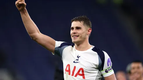 Micky Van de Ven é alvo de sondagens do Real Madrid.