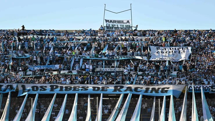Torcedores do Racing no 'El Cilindro' - Luciano Bisbal / Getty Images