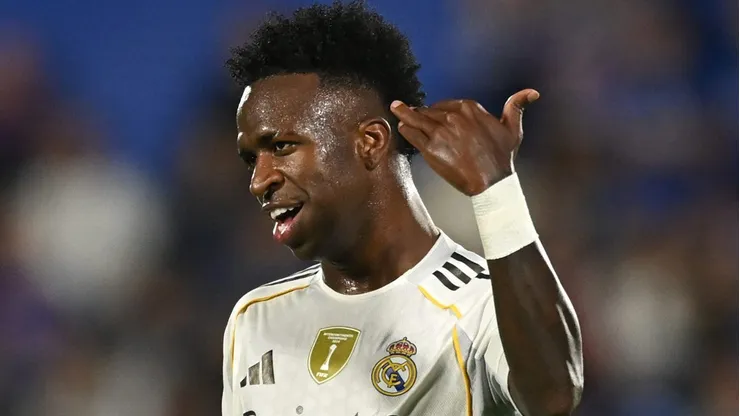 Vini Jr está muito irritado com Xabi Alonso desde o Mundiald de Clubes, pois entende que pode atuar mais na equipe, segundo o jornalista Tonio García, do portal El Larguero. (Foto: Denis Doyle/Getty Images)