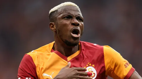 Victor Osimhen, atacante do Galatasaray, está na mira do Chelsea. Foto: Ahmad Mora
