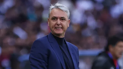Tiago Nunes pela LDU (Foto: Franklin Jacome/Getty Images)