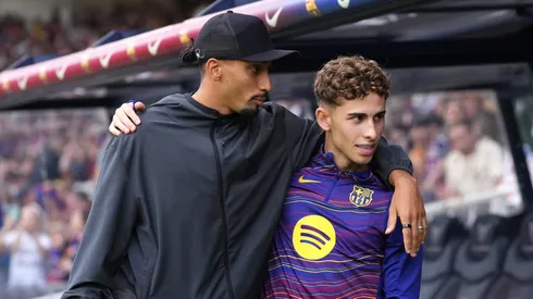 Barcelona valoriza postura de Raphinha em meio à atmosfera de El Clásico. (Photo by Alex Caparros/Getty Images)