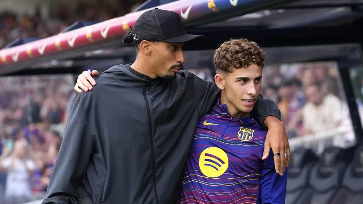 Barcelona valoriza postura de Raphinha em meio à atmosfera de El Clásico. (Photo by Alex Caparros/Getty Images)