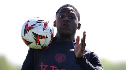 Manchester United pode receber oferta do Napoli por Mainoo em janeiro. (Photo by Ben Roberts Photo/Getty Images)