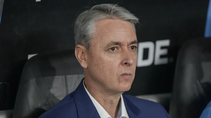 Tiago Nunes técnico do LDU durante partida contra o Botafogo no estádio Engenhão. (Foto: Thiago Ribeiro/AGIF)