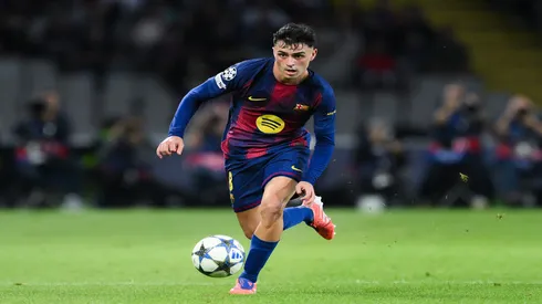 Pedri, do Barcelona em partida da 2ª rodada da fase de grupos da Champions League 2025/26 contra o PSG – David Ramos / Getty Images