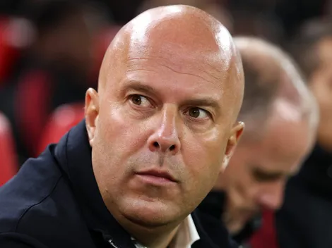 Slot defende escalação com jovens e cita times de City e Chelsea