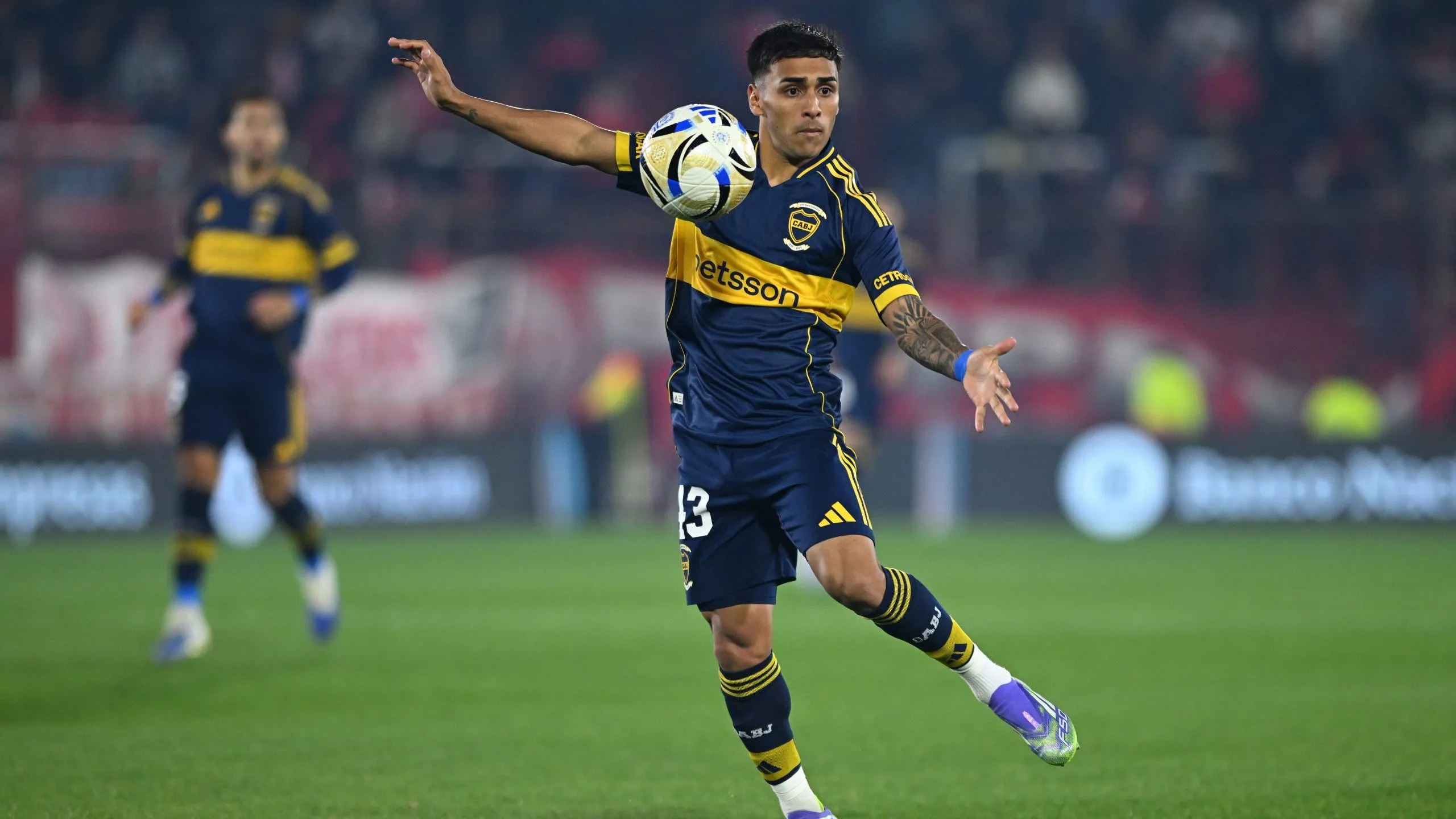 Milton Delgado, alvo do Chelsea, atuando pelo Boca Juniors. Foto: Rodrigo Valle/Getty Images