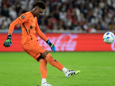 Torcedores da LDU se revoltam com goleiro Alexander Domínguez após eliminação