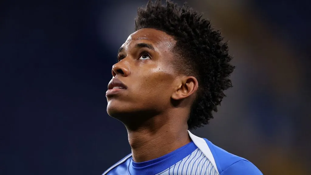Estêvão foi elogiado por Andrey Santos antes da partida entre Chelsea e Tottenham (foto: Ryan Pierse/Getty Images)