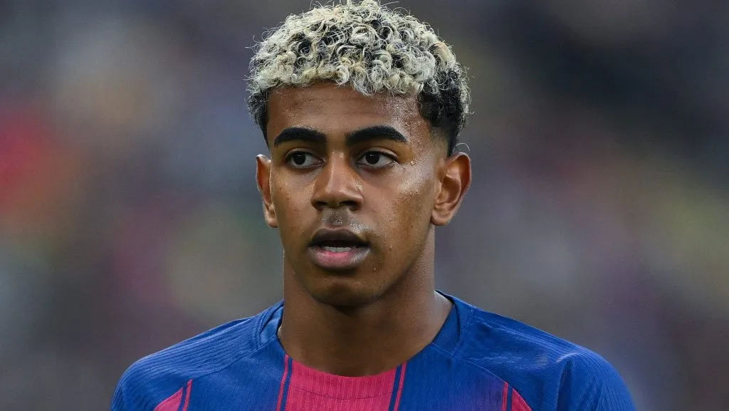Lamine Yamal durante um jogo do Barcelona