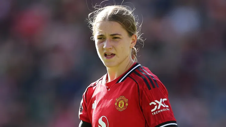 Jess Park volta aos treinos e deve reforçar o Manchester United contra o Brighton - Foto: Matt McNulty/Getty Images)