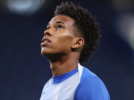 Chelsea não deve ter Estêvão como titular contra o Tottenham