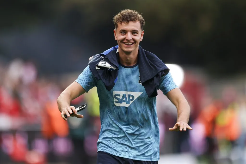 Asllani pode chegar ao time espanhol em 2026 (Foto: Maja Hitij/Getty Images)