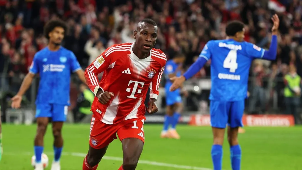 Nicolas Jackson pelo Bayern de Munique contra o Leverkusen